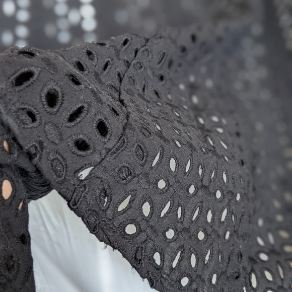 Anne Taylor eyelet skirt.  Size: 6 - Picture 3 of 15